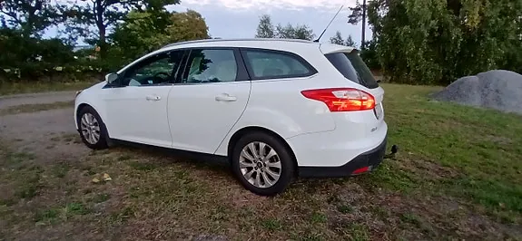Ford Focus 2014 photo 3