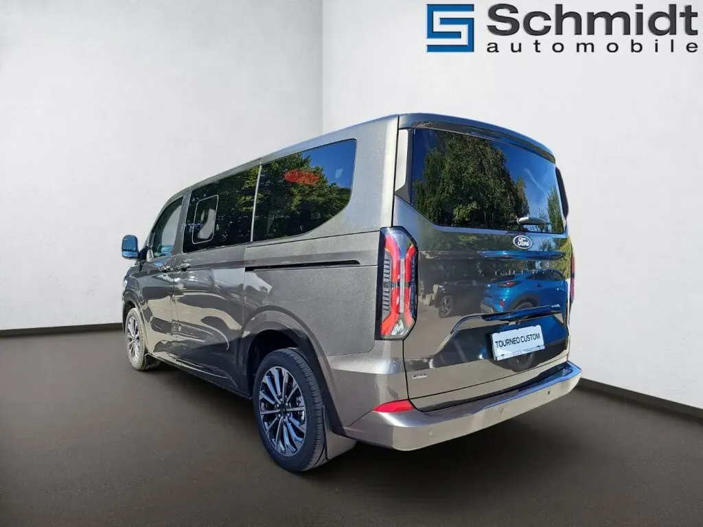 Ford Transit photo 3