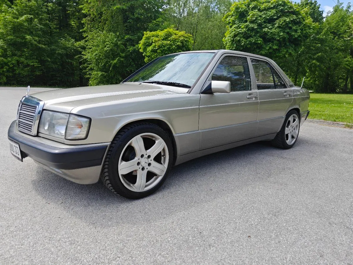 Mercedes-Benz 190 1989 photo 2