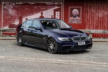 BMW 323I 2008 photo 2