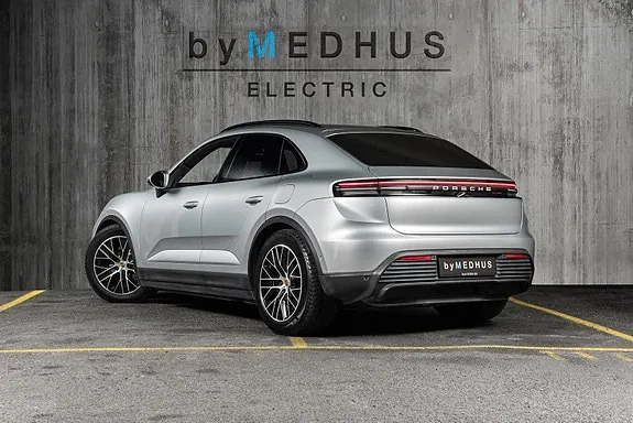 Porsche Macan 4