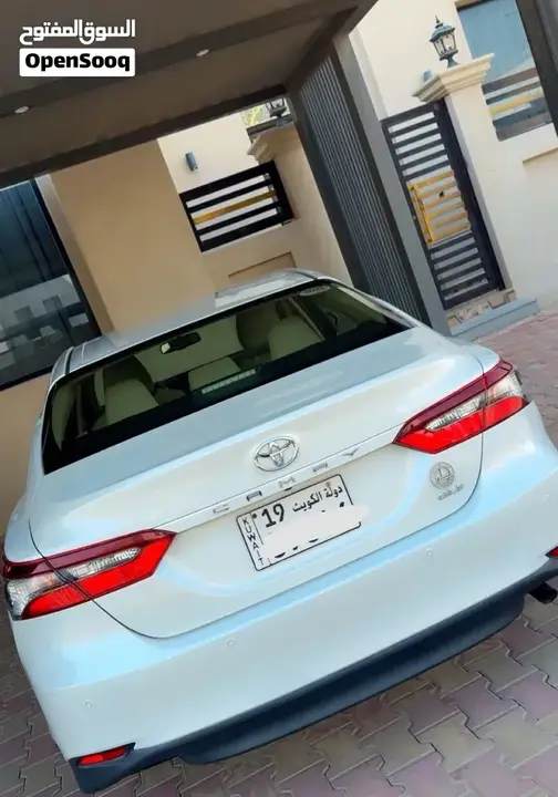 Toyota Camry 2021 photo 2