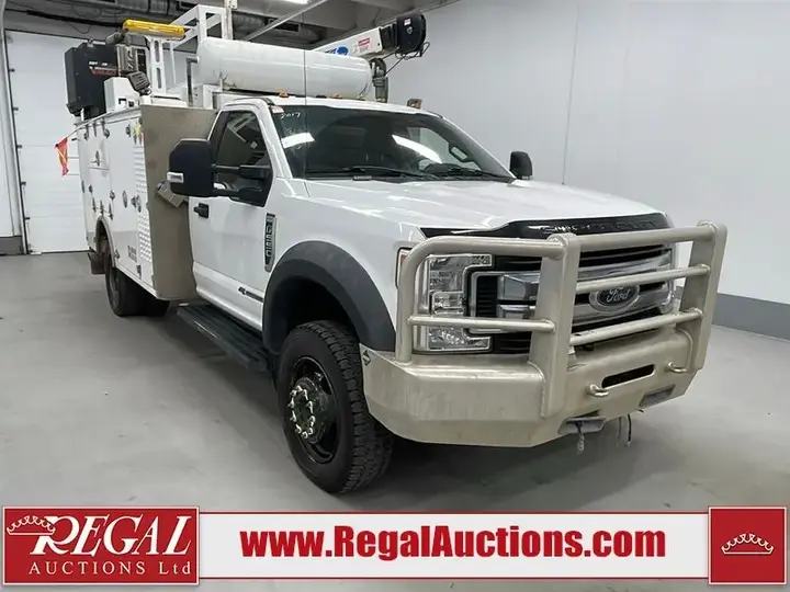 Ford F-550 2017 photo 2
