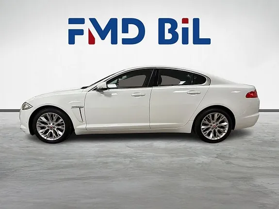 Jaguar Xf 2015 photo 2