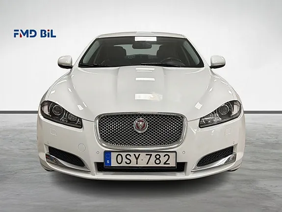 Jaguar Xf 2015 photo 3