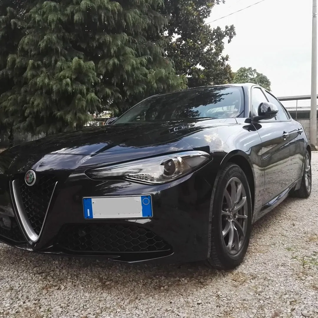 Alfa Romeo Giulia 2017 photo 2