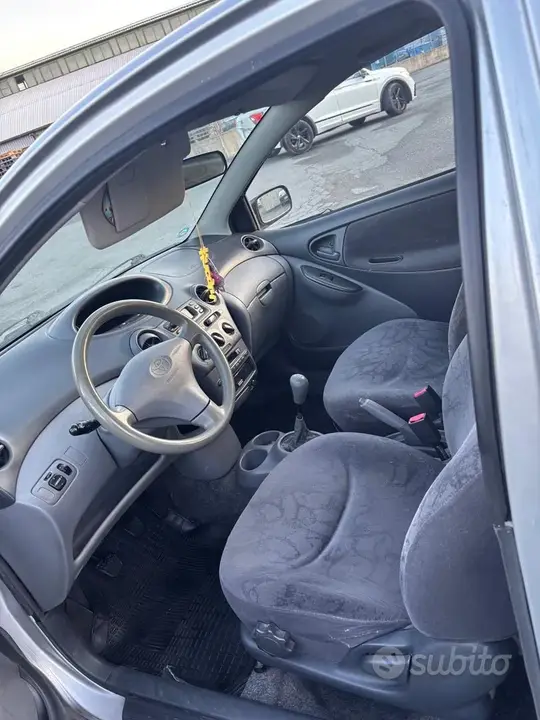 Toyota Yaris 2001 photo 5