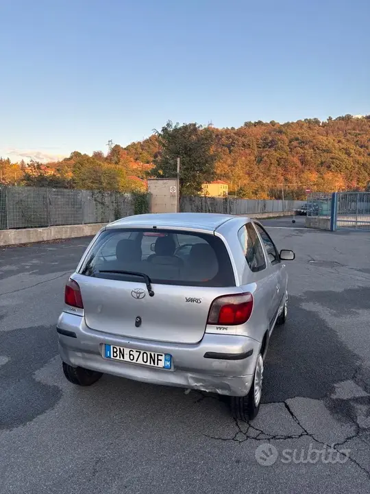 Toyota Yaris 2001 photo 4
