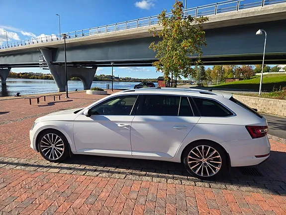 Skoda Superb 2016 photo 3