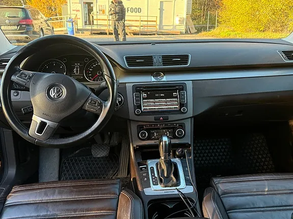Volkswagen Passat 2012 photo 4