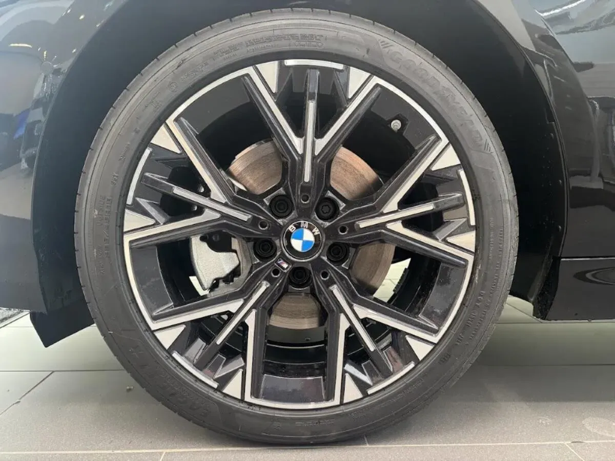 BMW 1 Series photo 3