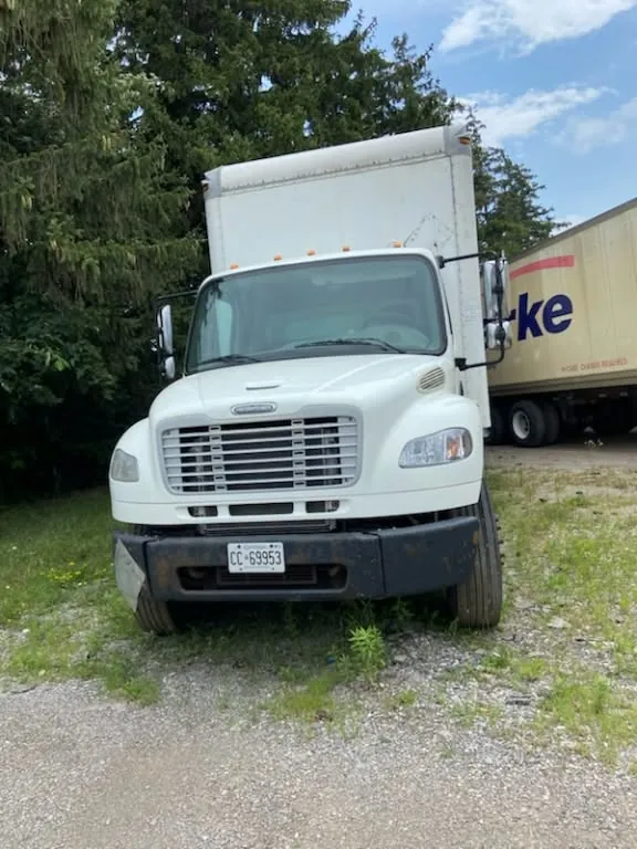 Freightliner M2 2011 photo 3