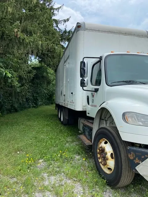 Freightliner M2 2011 photo 2