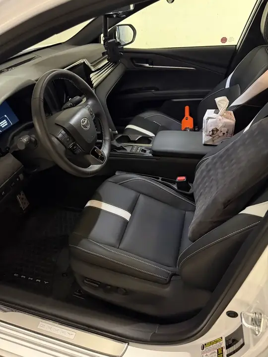 Toyota Camry 2025 photo 3