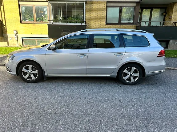 Volkswagen Passat 2011 photo 3