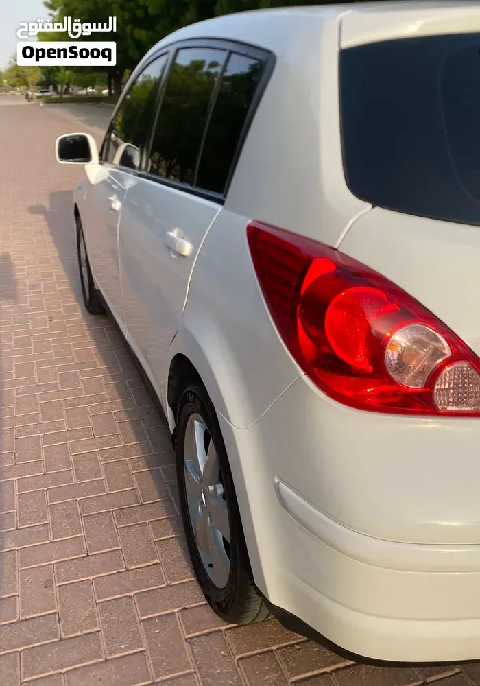 Nissan Tiida 2012 photo 3