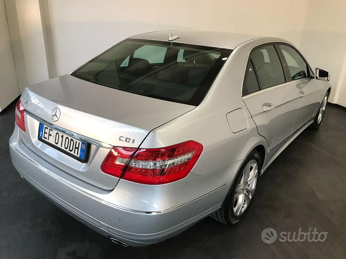 Mercedes-Benz E-Class 2010 photo 4