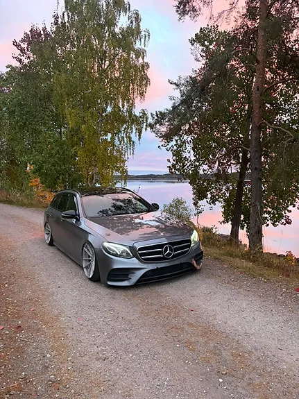 Mercedes-Benz E220 2017 photo 4