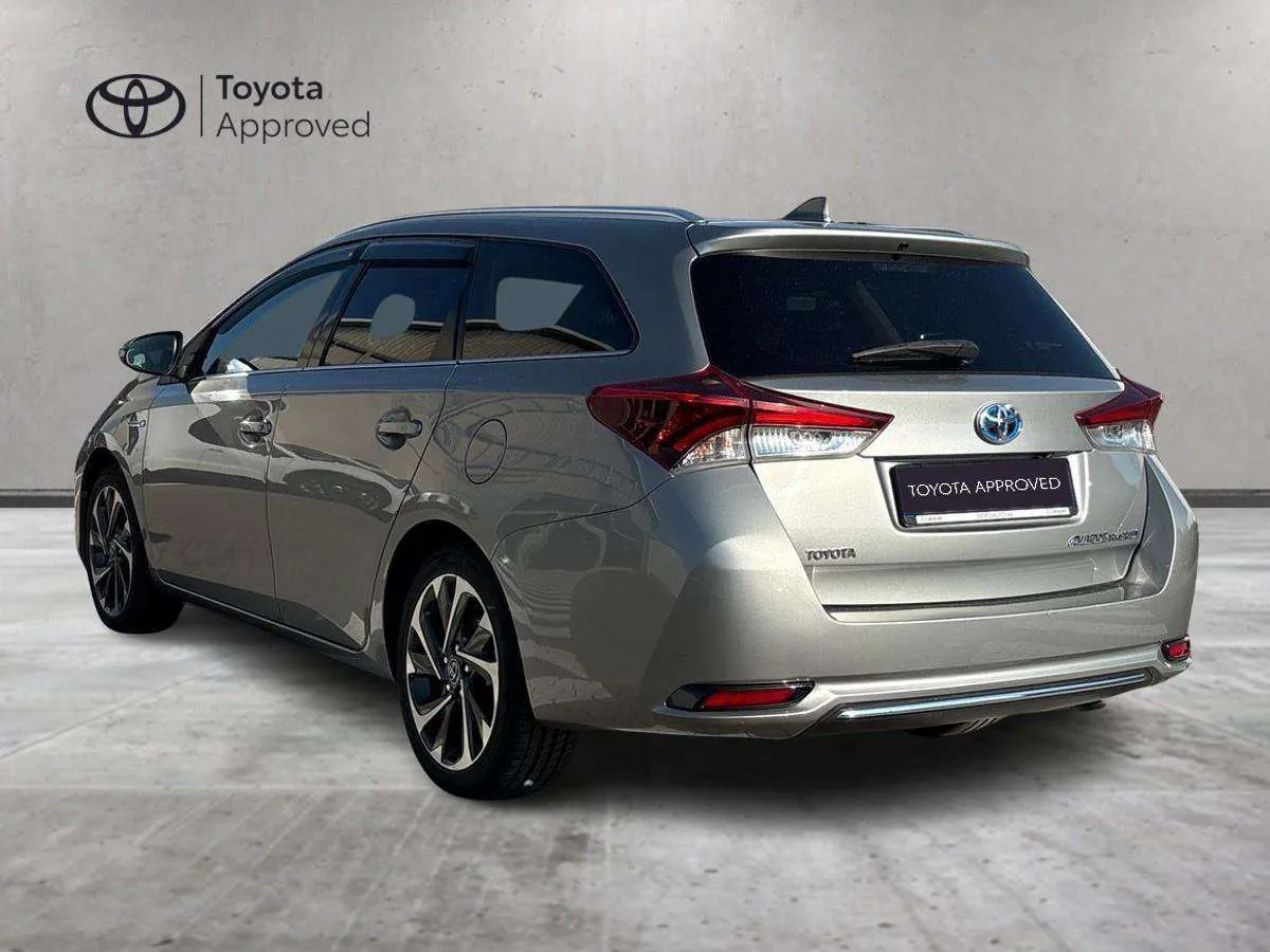 Toyota Auris 2015 photo 3