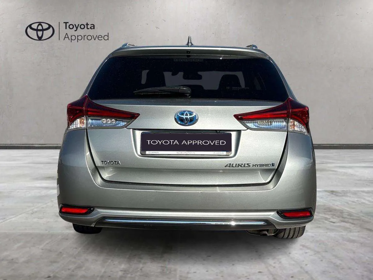 Toyota Auris 2015 photo 4