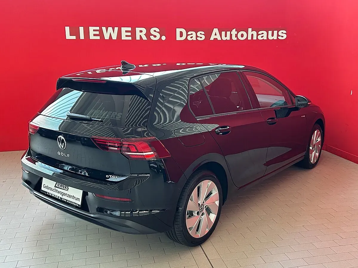 Volkswagen Golf 2026 photo 3