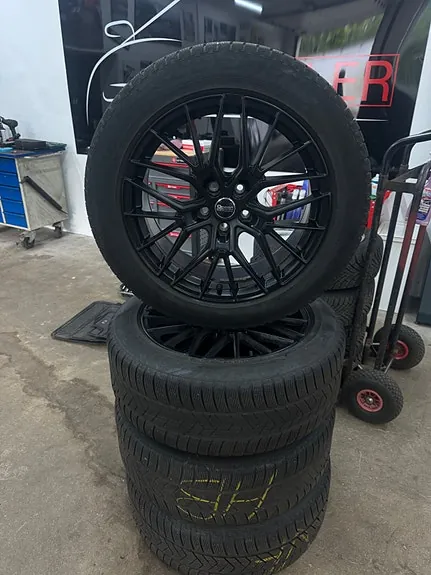 Tesla Model Y 2024 photo 5