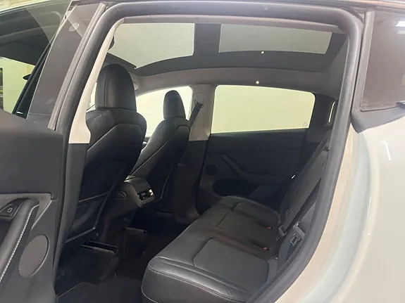 Tesla Model Y 2024 photo 3