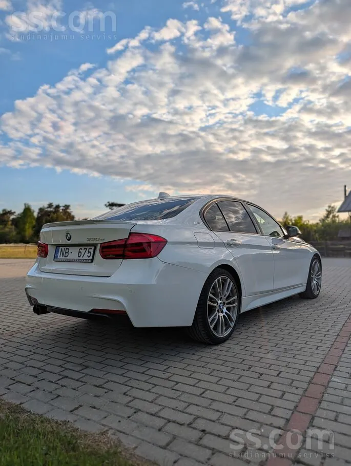 BMW F30 2016 photo 4