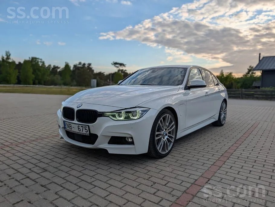 BMW F30