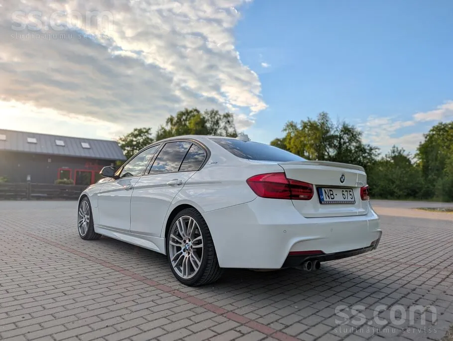 BMW F30 2016 photo 3