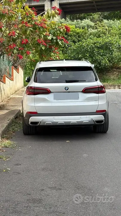 BMW X5 2021 photo 2
