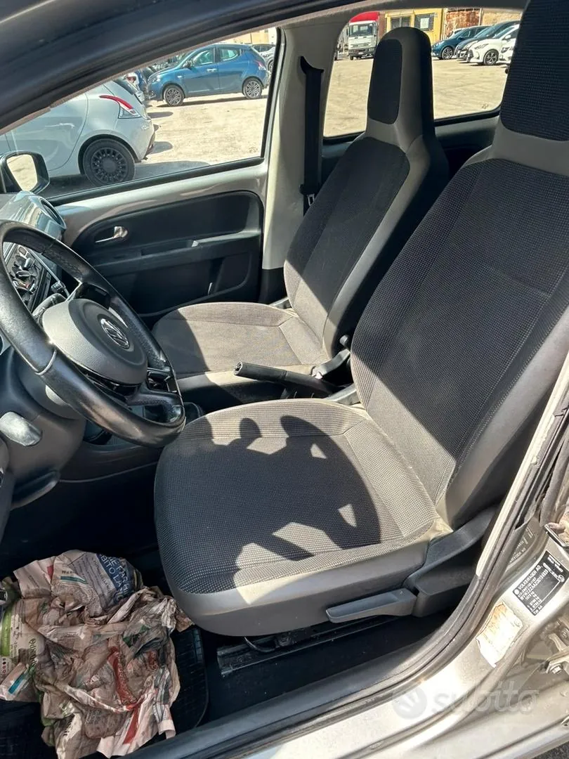 Volkswagen Up 2013 photo 5