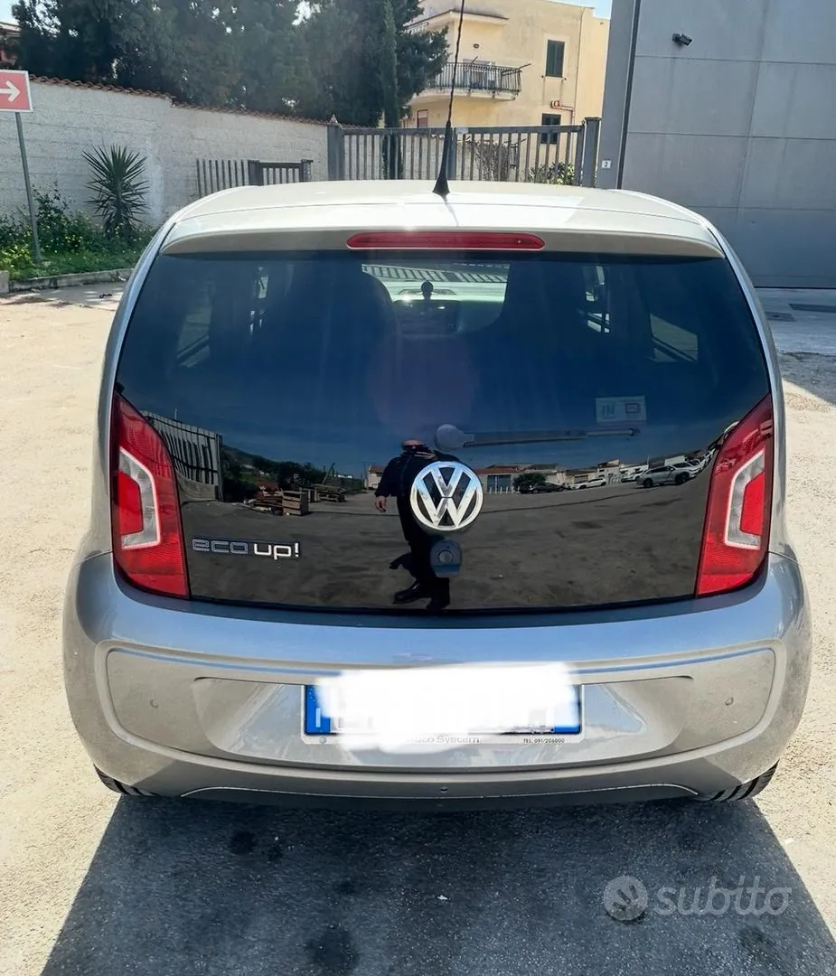 Volkswagen Up 2013 photo 2