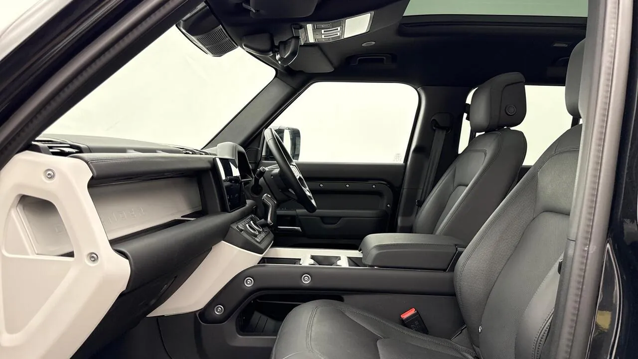Land Rover Defender 2025 photo 3