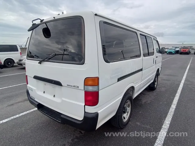 Toyota Regius Ace 2000 photo 4