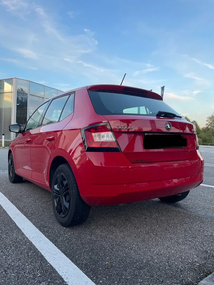 Skoda Fabia 2015 photo 3
