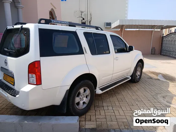 Nissan Pathfinder 2006 photo 2