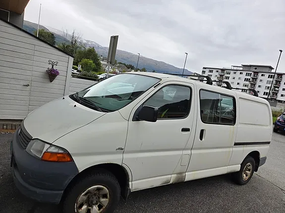 Toyota Hiace 2006 photo 2