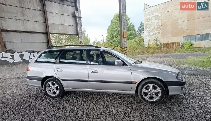 Toyota Avensis 2001 photo 4