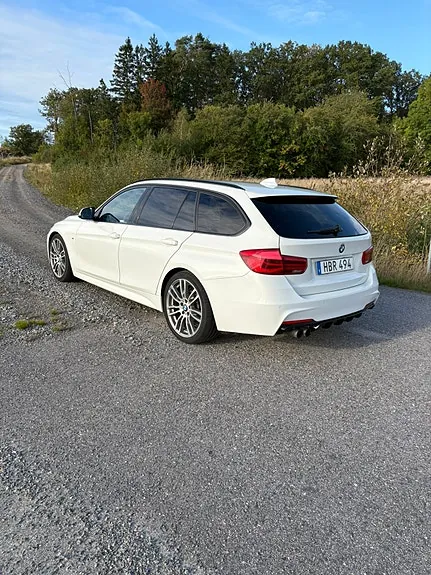 BMW 330I 2017 photo 2