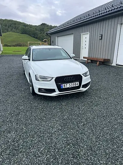 Audi A4 2014 photo 2