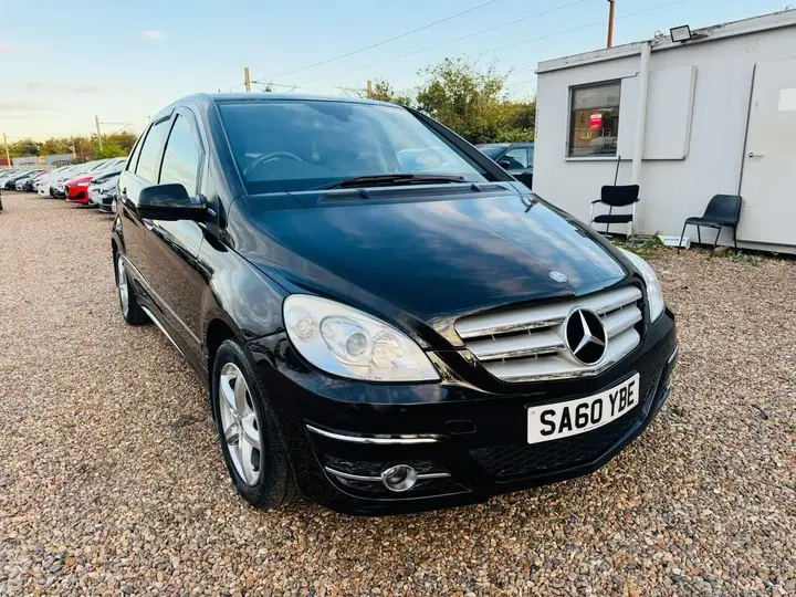 Mercedes-Benz B-Class 2010 photo 3