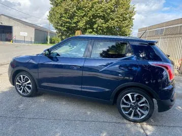 KG Mobility Tivoli 2015 photo 2