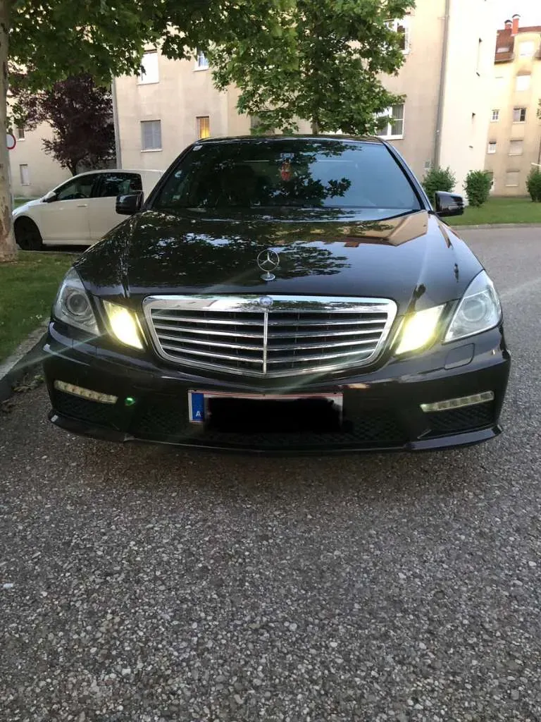 Mercedes-Benz Eklasse 2010 photo 2