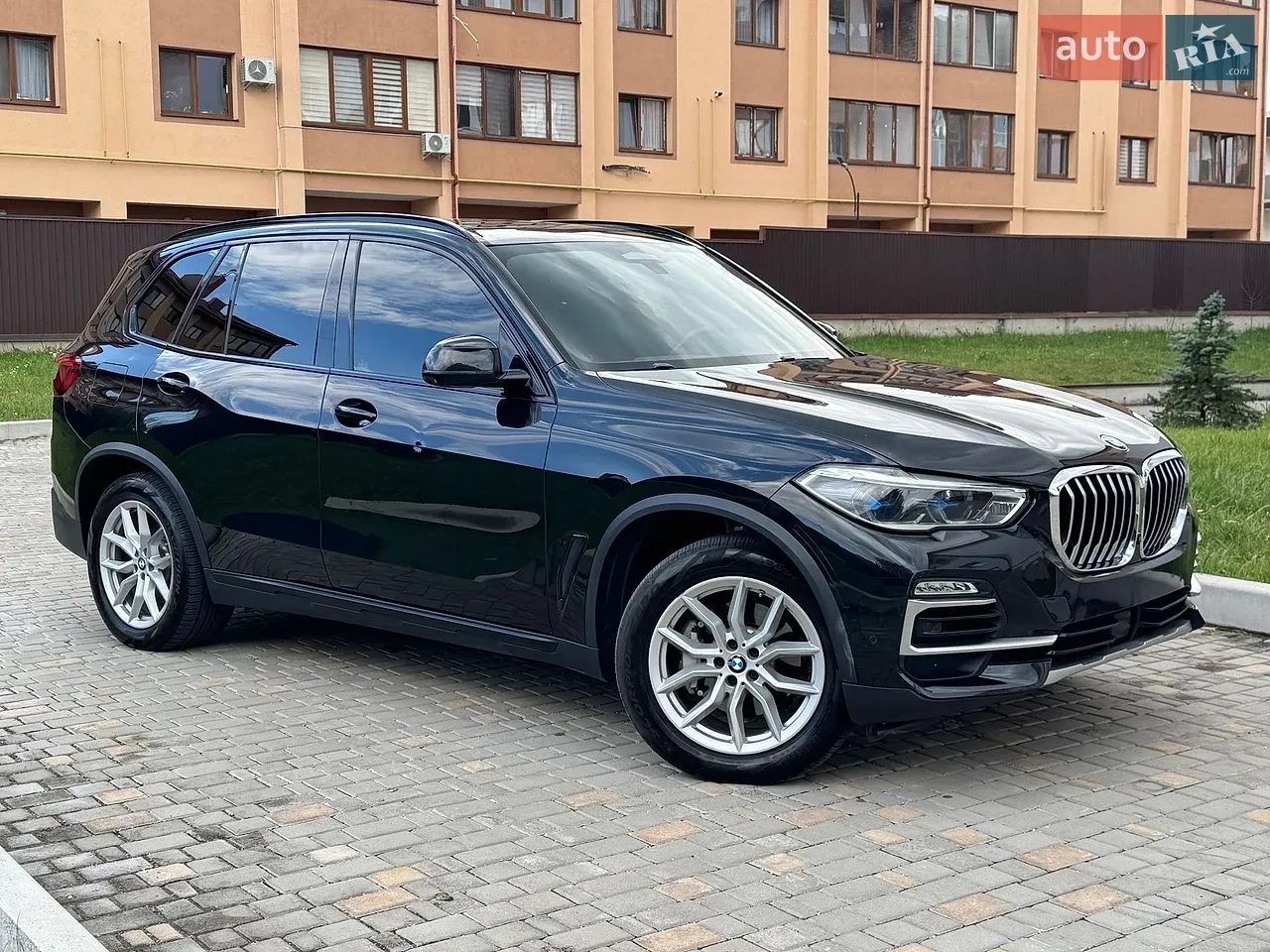 BMW X5 2019 photo 2