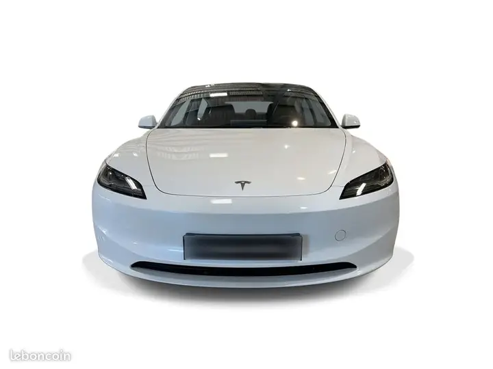 Tesla Model 3 2024 photo 2
