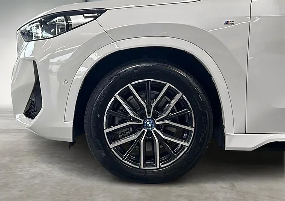 BMW Ix1 2024 photo 5