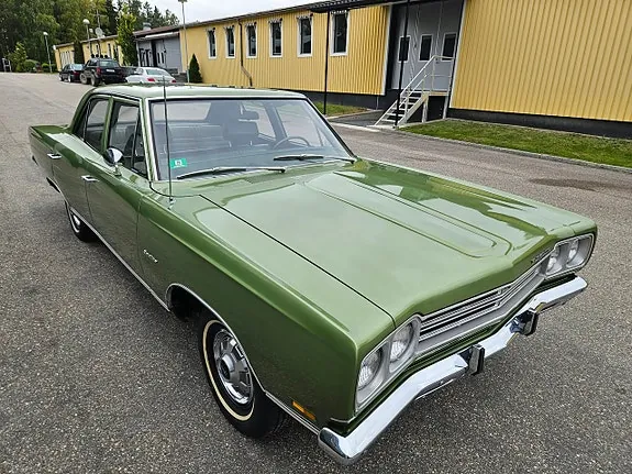 Plymouth Satellite