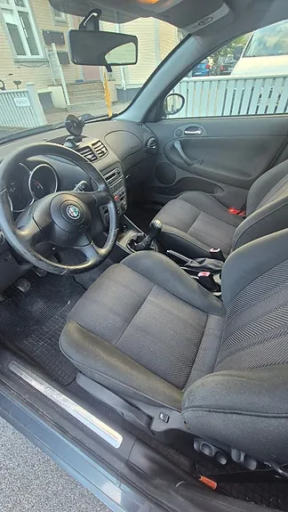 Alfa Romeo 147 2004 photo 5