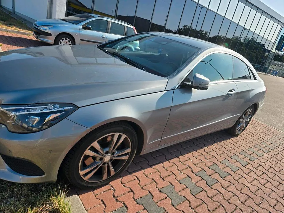 Mercedes-Benz E300